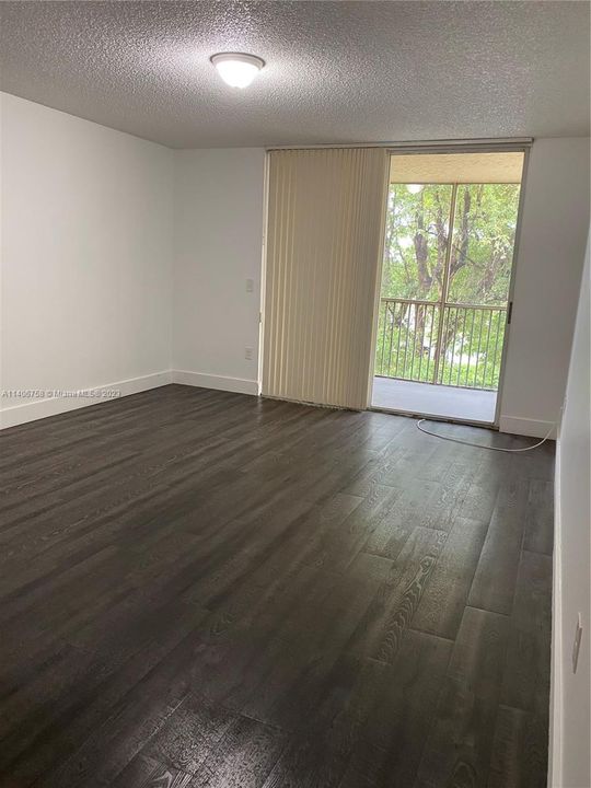 Recientemente alquilado: $2,150 (1 camas, 1 baños, 810 Pies cuadrados)