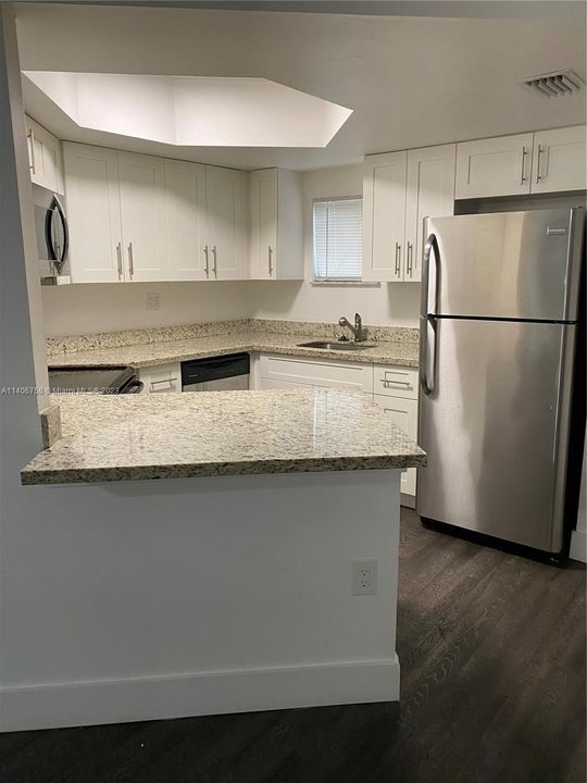 Recientemente alquilado: $2,150 (1 camas, 1 baños, 810 Pies cuadrados)