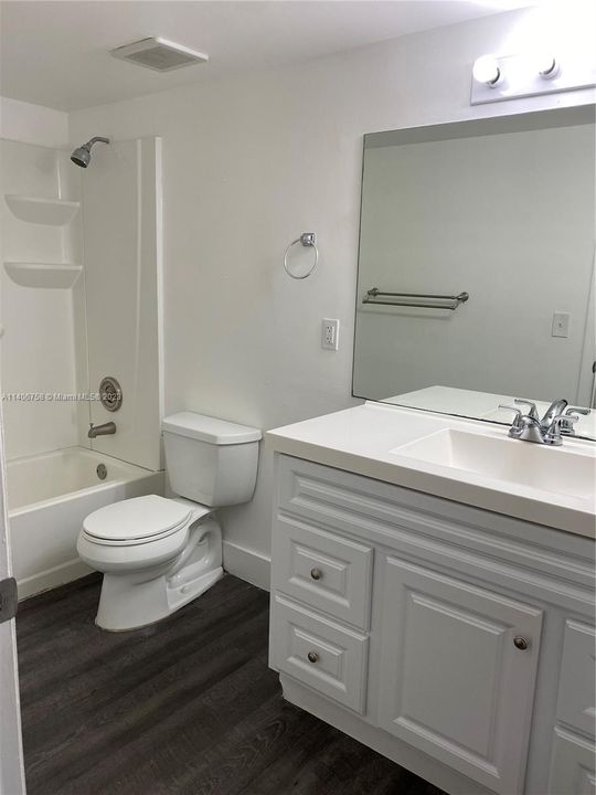 Recientemente alquilado: $2,150 (1 camas, 1 baños, 810 Pies cuadrados)