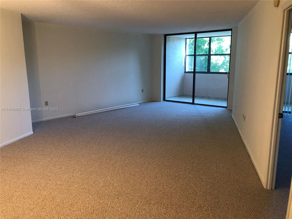 Recently Rented: $1,900 (1 beds, 1 baths, 895 Square Feet)