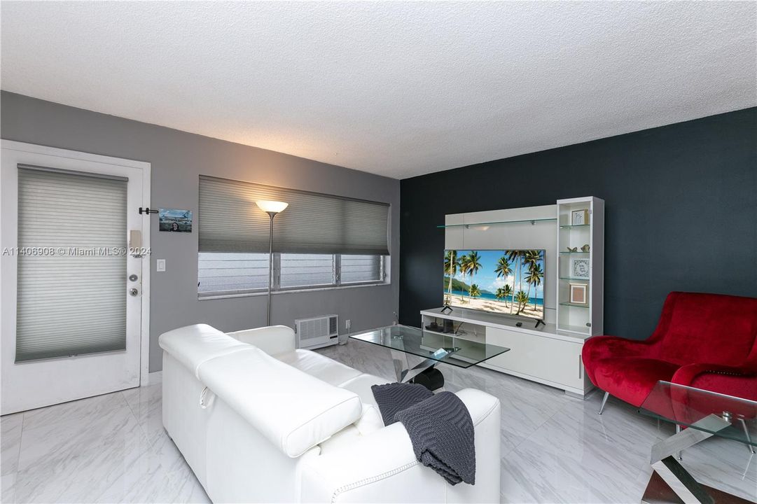 Vendido Recientemente: $99,000 (1 camas, 1 baños, 625 Pies cuadrados)