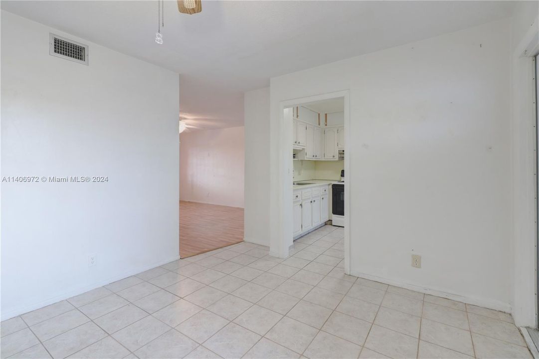 Active With Contract: $83,900 (1 beds, 1 baths, 730 Square Feet)