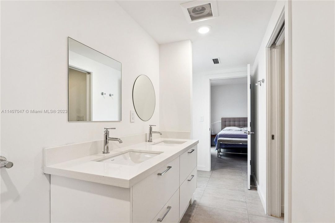 Недавно арендовано: $9,900 (4 спален, 3 ванн, 2864 Квадратных фут)