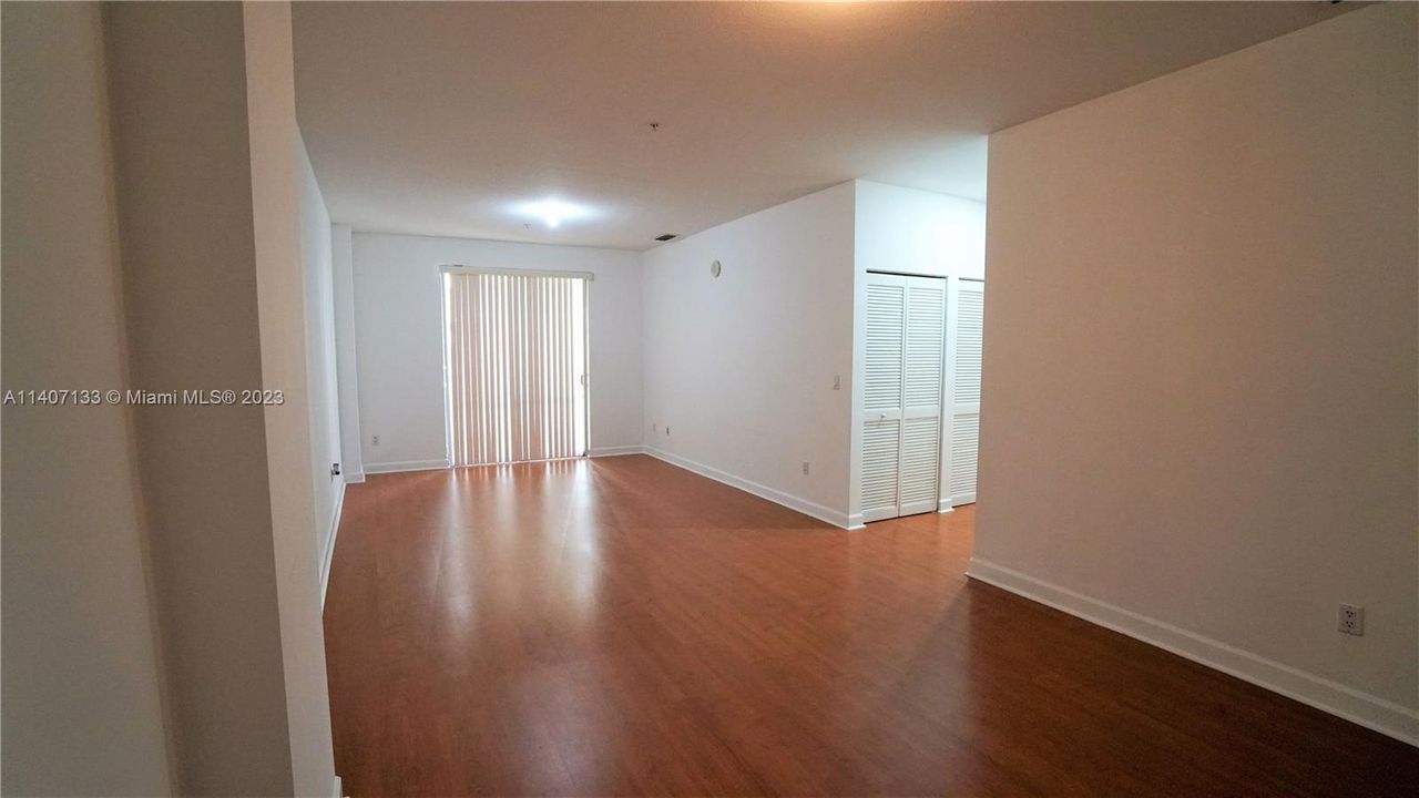 Recently Sold: $450,000 (2 beds, 2 baths, 1145 Square Feet)