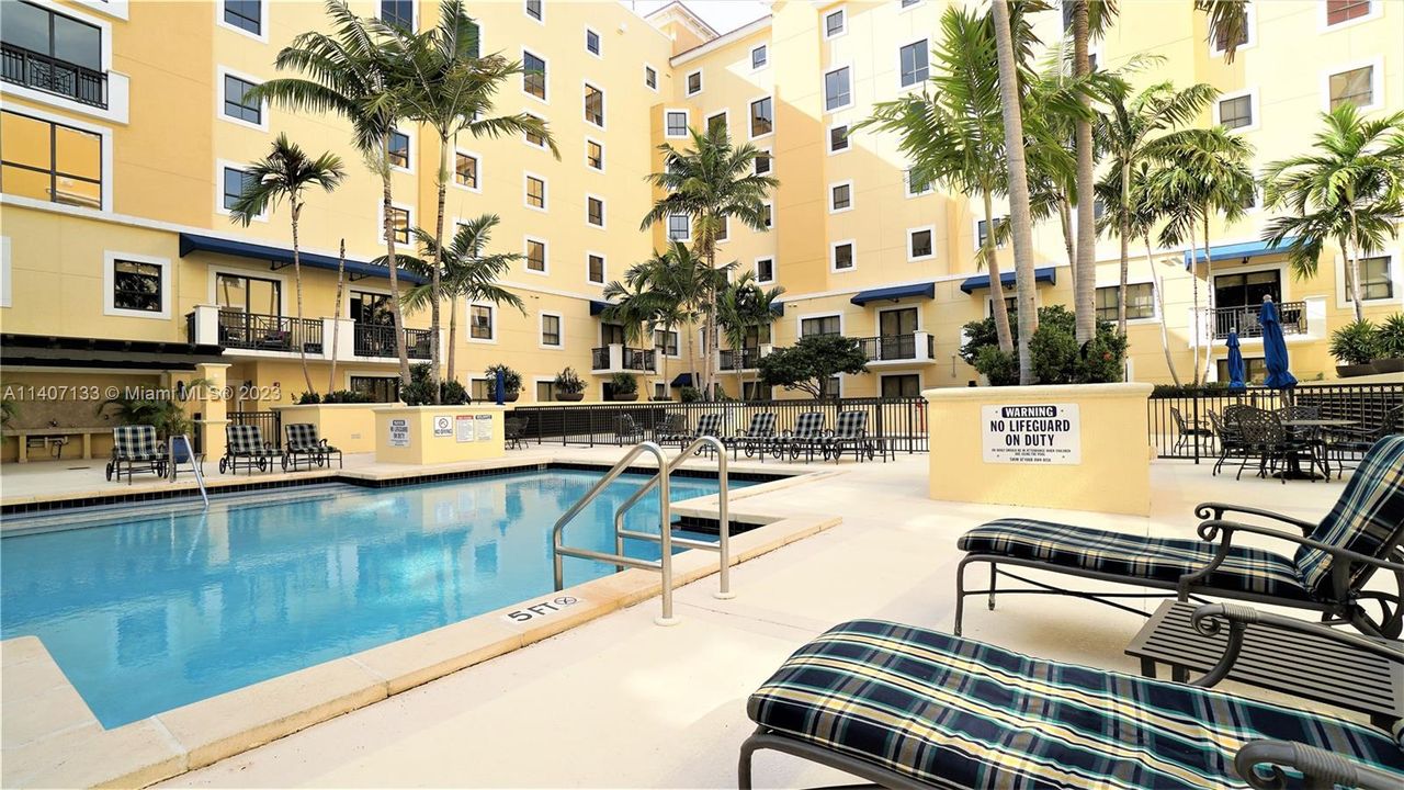 Recently Sold: $450,000 (2 beds, 2 baths, 1145 Square Feet)