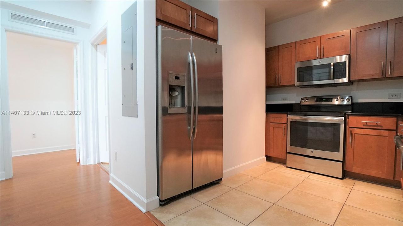 Recently Sold: $450,000 (2 beds, 2 baths, 1145 Square Feet)