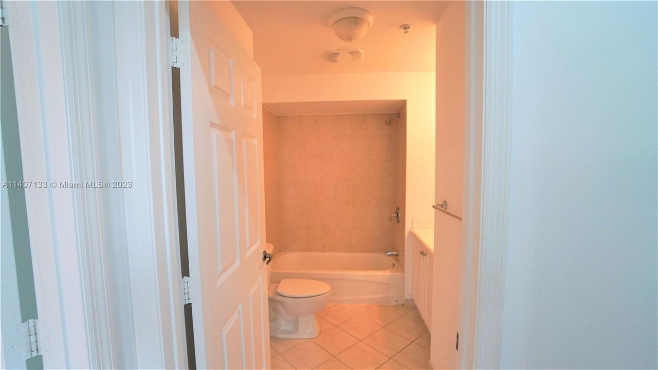 Recently Sold: $450,000 (2 beds, 2 baths, 1145 Square Feet)