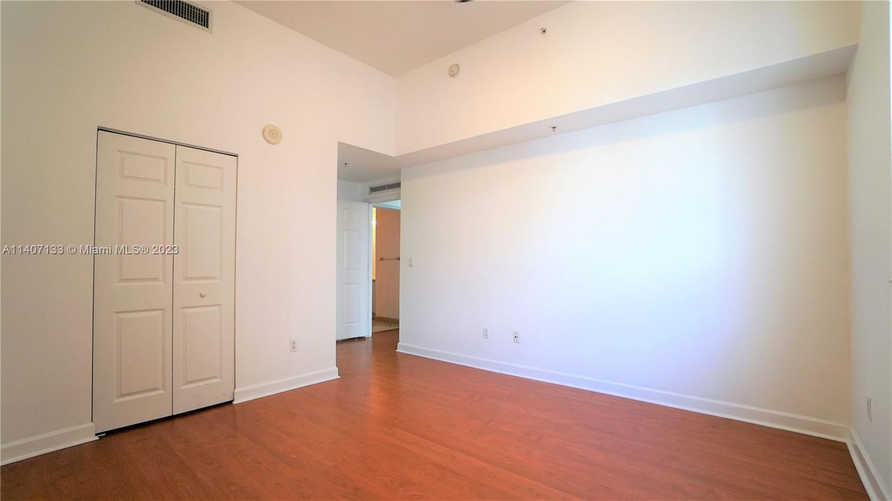 Recently Sold: $450,000 (2 beds, 2 baths, 1145 Square Feet)
