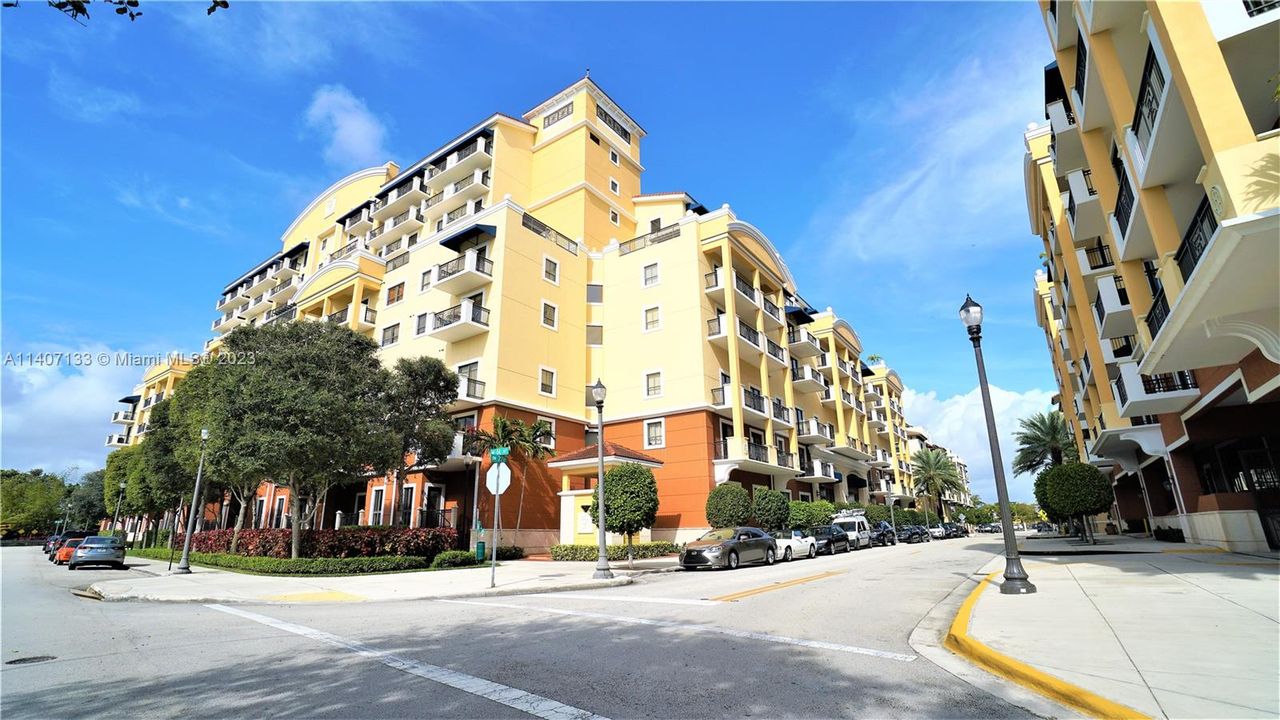 Recently Sold: $450,000 (2 beds, 2 baths, 1145 Square Feet)