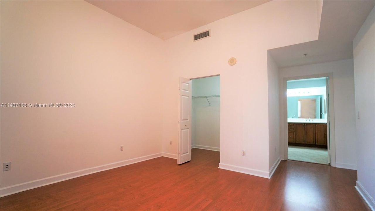 Recently Sold: $450,000 (2 beds, 2 baths, 1145 Square Feet)