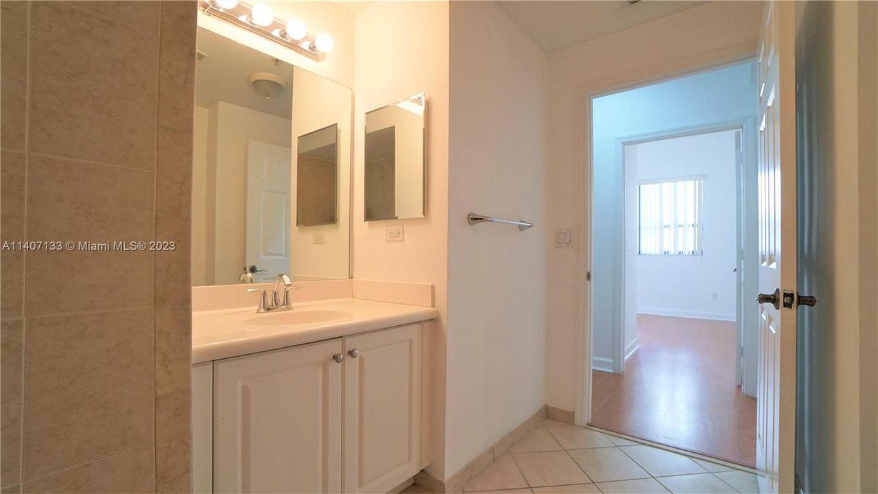 Recently Sold: $450,000 (2 beds, 2 baths, 1145 Square Feet)