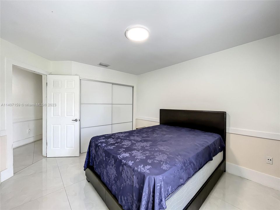 Vendido Recientemente: $890,000 (4 camas, 3 baños, 2516 Pies cuadrados)