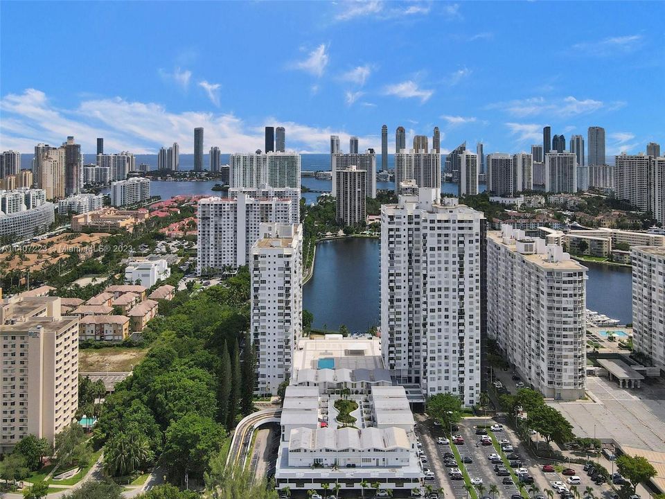 Recently Sold: $250,000 (2 beds, 2 baths, 1058 Square Feet)