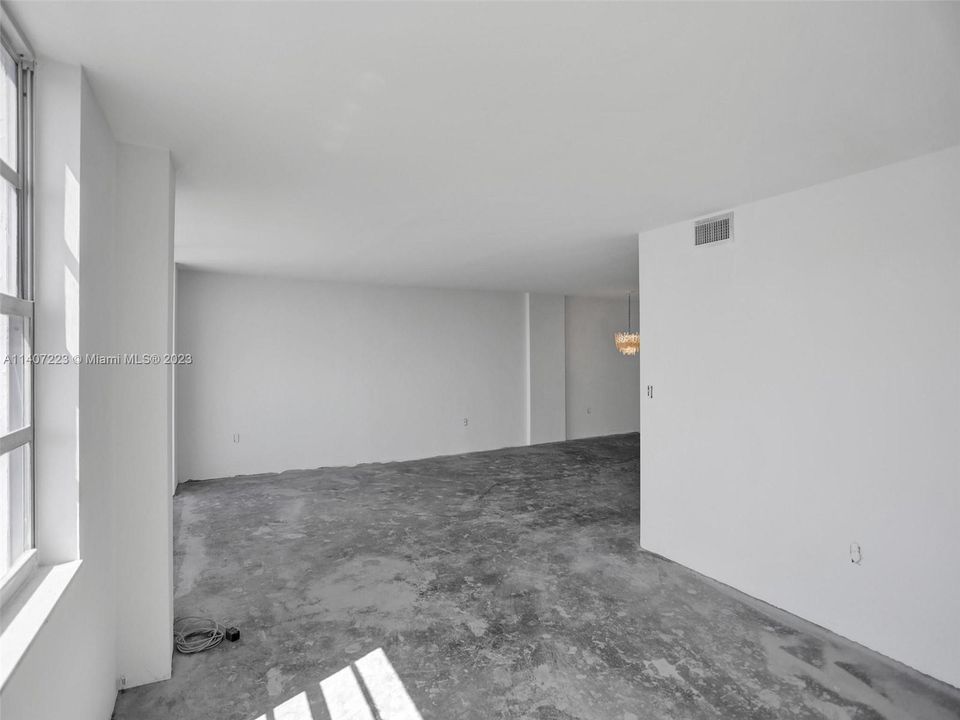 Recently Sold: $250,000 (2 beds, 2 baths, 1058 Square Feet)