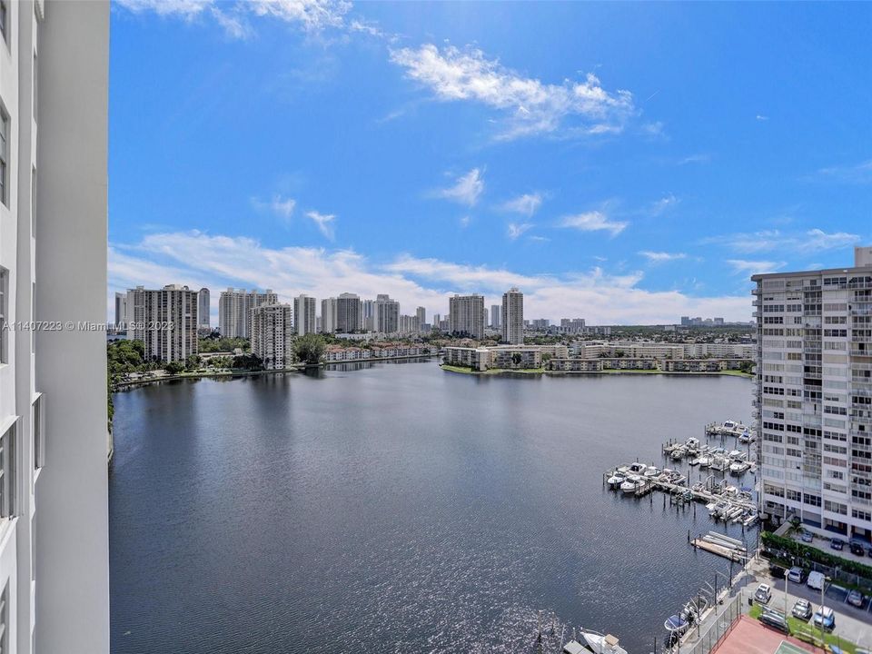 Recently Sold: $250,000 (2 beds, 2 baths, 1058 Square Feet)