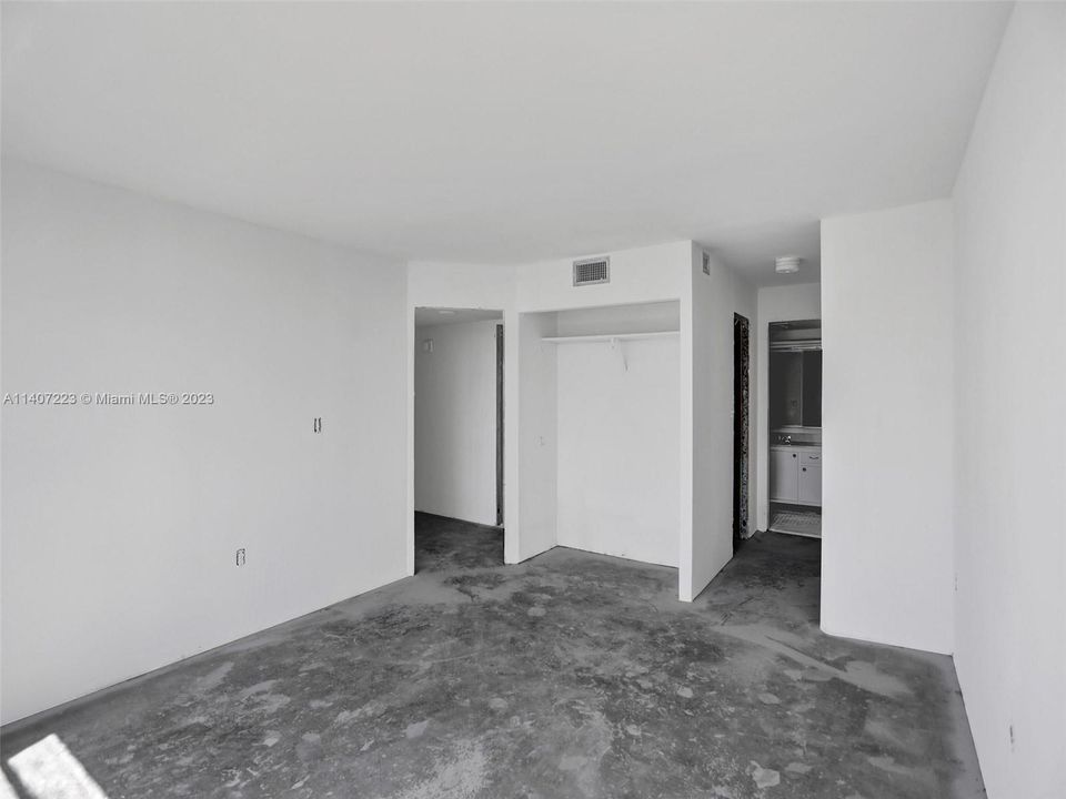 Recently Sold: $250,000 (2 beds, 2 baths, 1058 Square Feet)