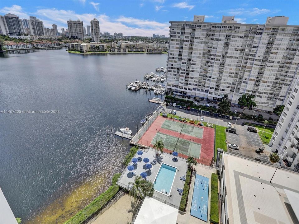 Recently Sold: $250,000 (2 beds, 2 baths, 1058 Square Feet)