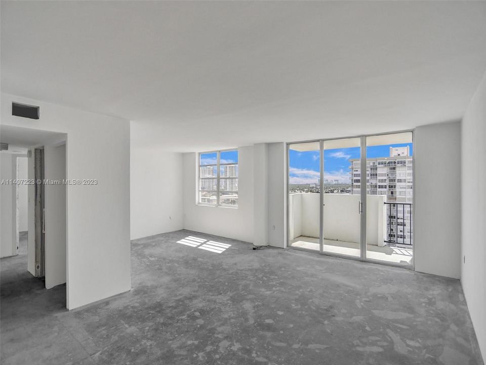 Recently Sold: $250,000 (2 beds, 2 baths, 1058 Square Feet)