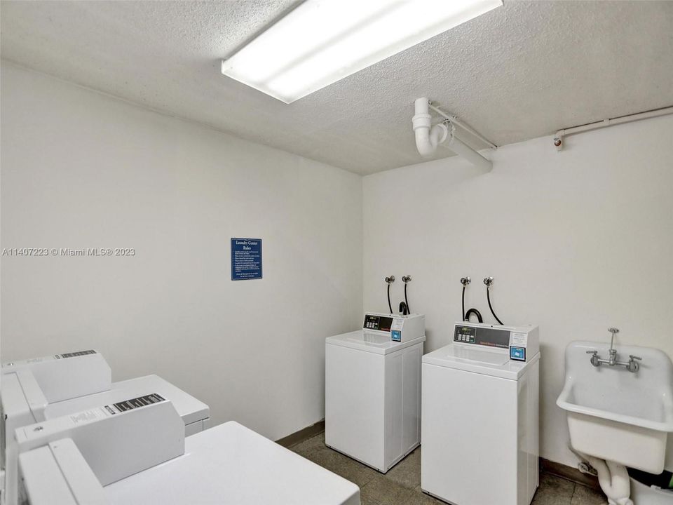 Recently Sold: $250,000 (2 beds, 2 baths, 1058 Square Feet)