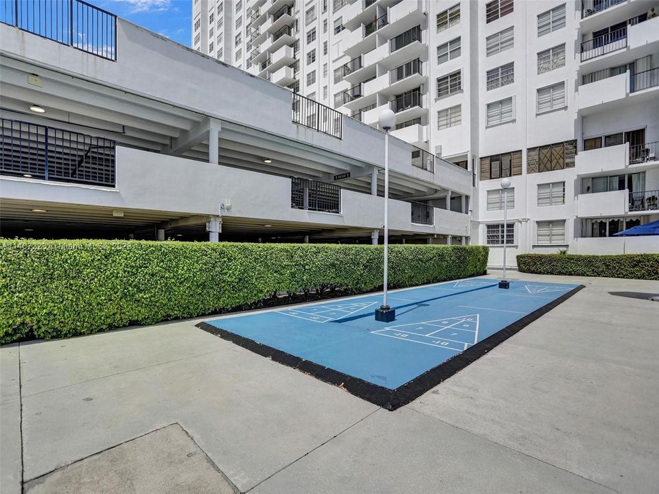 Recently Sold: $250,000 (2 beds, 2 baths, 1058 Square Feet)