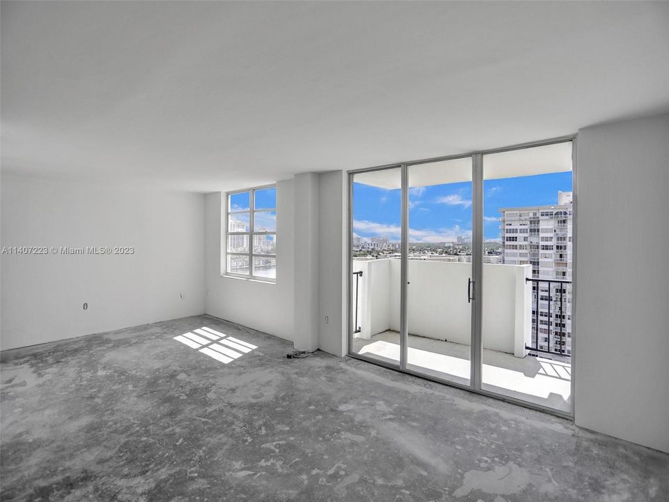 Recently Sold: $250,000 (2 beds, 2 baths, 1058 Square Feet)