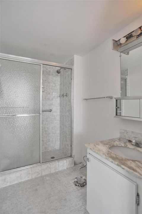 Recently Sold: $250,000 (2 beds, 2 baths, 1058 Square Feet)