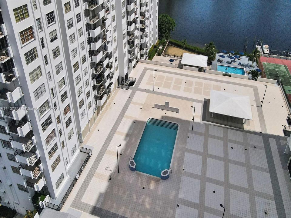 Recently Sold: $250,000 (2 beds, 2 baths, 1058 Square Feet)