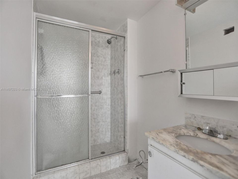 Recently Sold: $250,000 (2 beds, 2 baths, 1058 Square Feet)