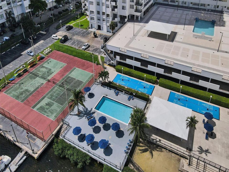 Recently Sold: $250,000 (2 beds, 2 baths, 1058 Square Feet)