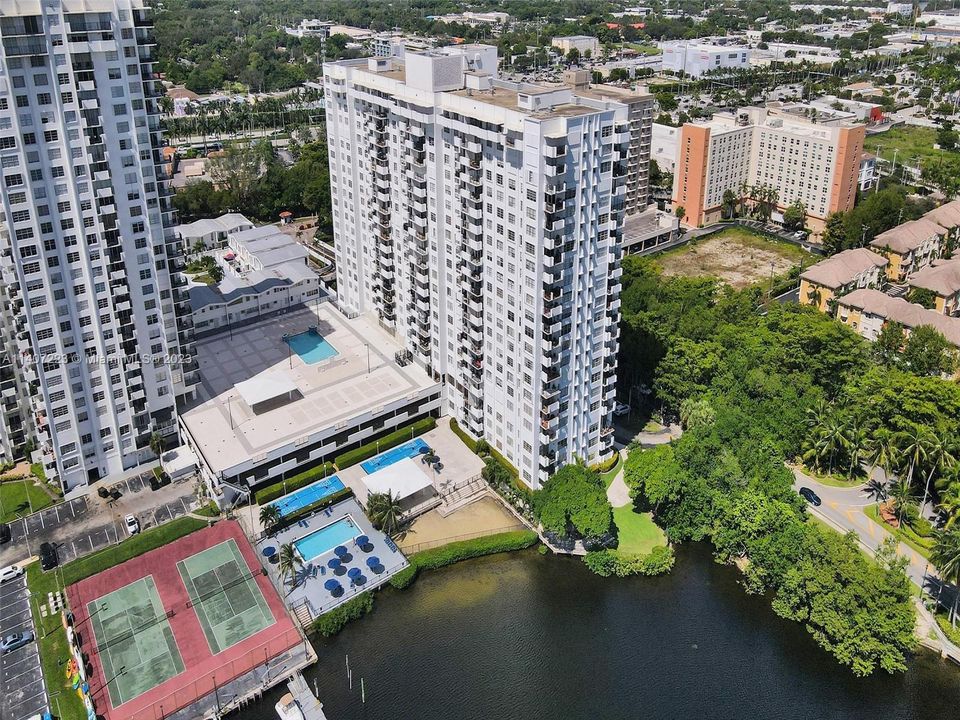 Recently Sold: $250,000 (2 beds, 2 baths, 1058 Square Feet)