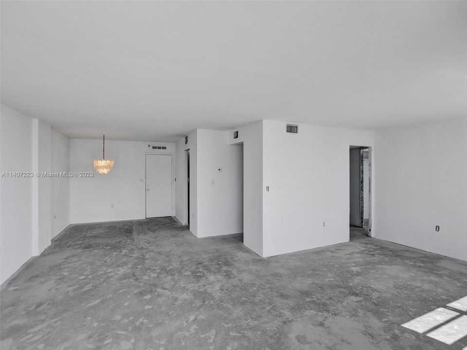 Recently Sold: $250,000 (2 beds, 2 baths, 1058 Square Feet)