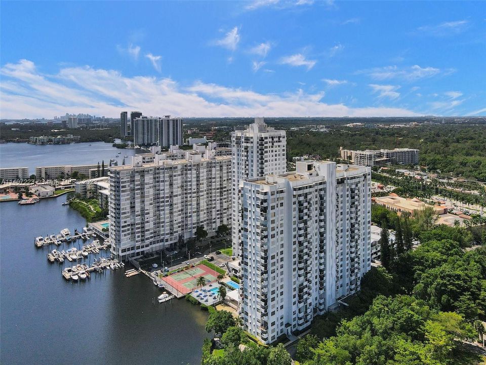 Recently Sold: $250,000 (2 beds, 2 baths, 1058 Square Feet)