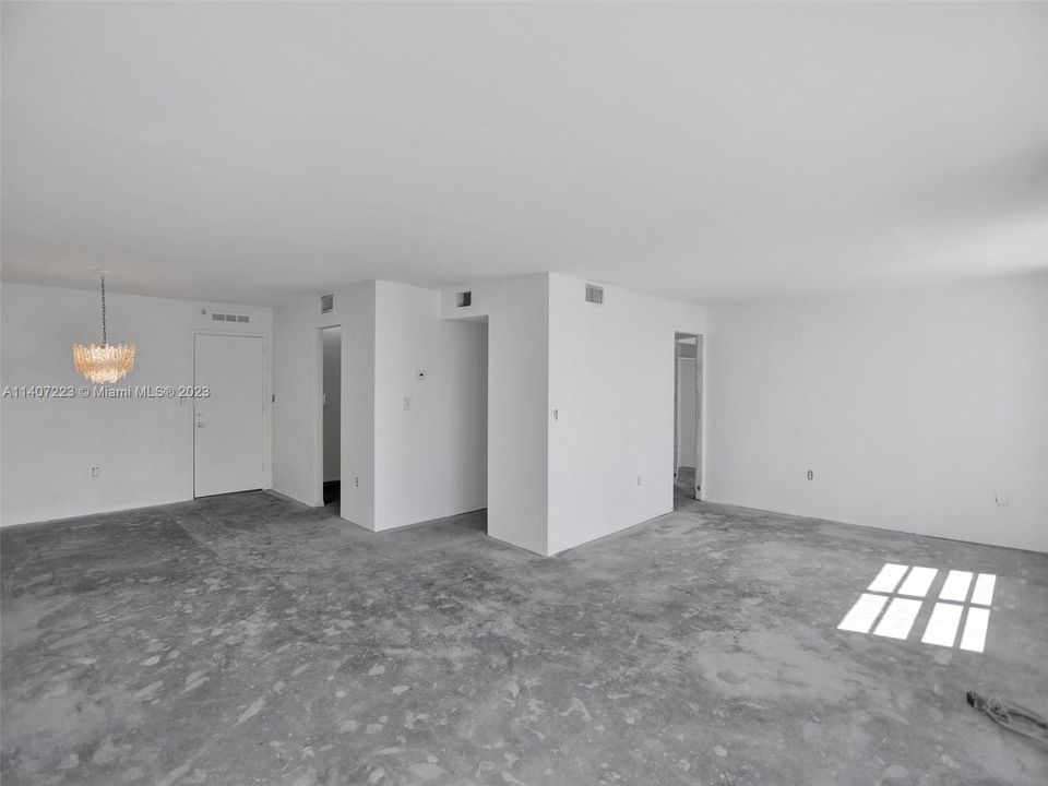 Recently Sold: $250,000 (2 beds, 2 baths, 1058 Square Feet)