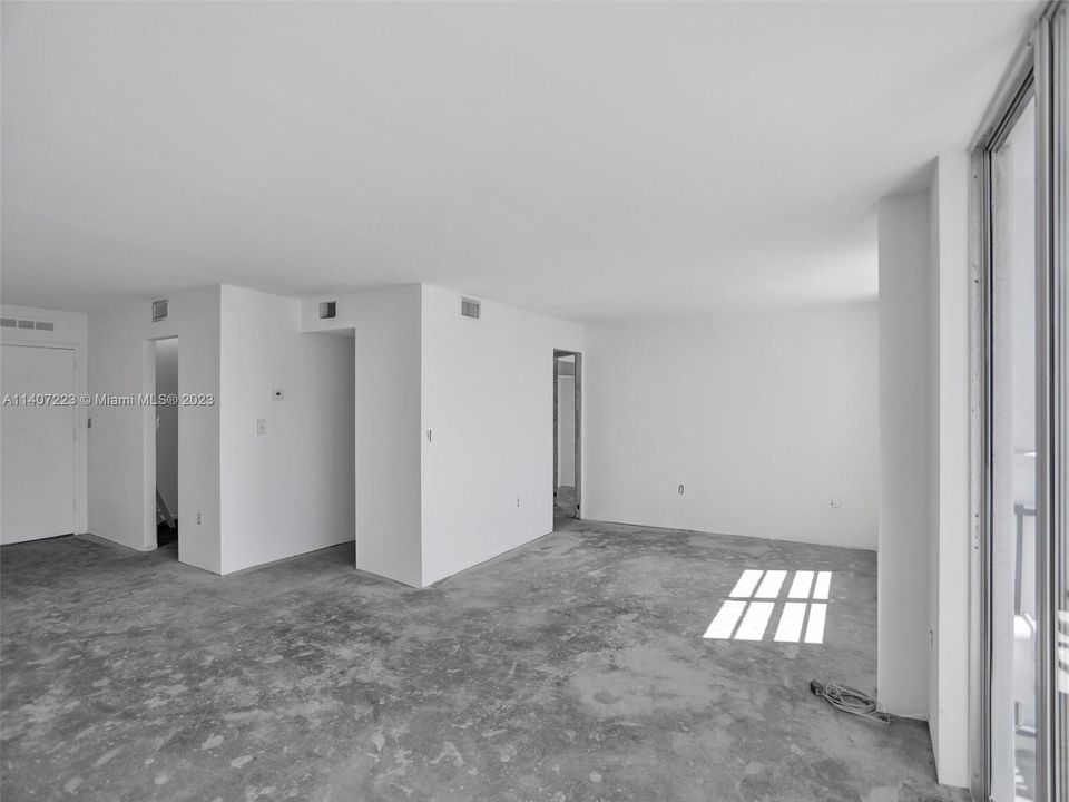 Recently Sold: $250,000 (2 beds, 2 baths, 1058 Square Feet)