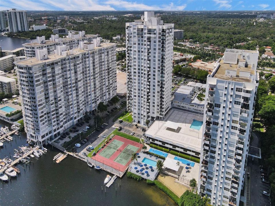 Recently Sold: $250,000 (2 beds, 2 baths, 1058 Square Feet)