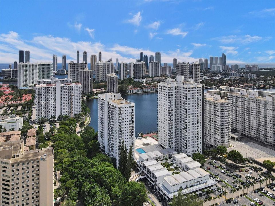 Recently Sold: $250,000 (2 beds, 2 baths, 1058 Square Feet)