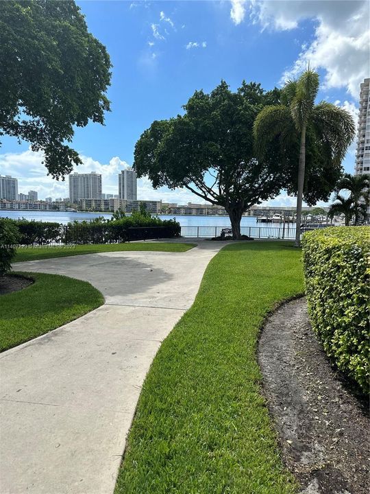 Recently Sold: $250,000 (2 beds, 2 baths, 1058 Square Feet)