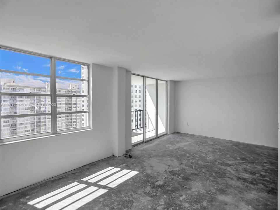 Recently Sold: $250,000 (2 beds, 2 baths, 1058 Square Feet)