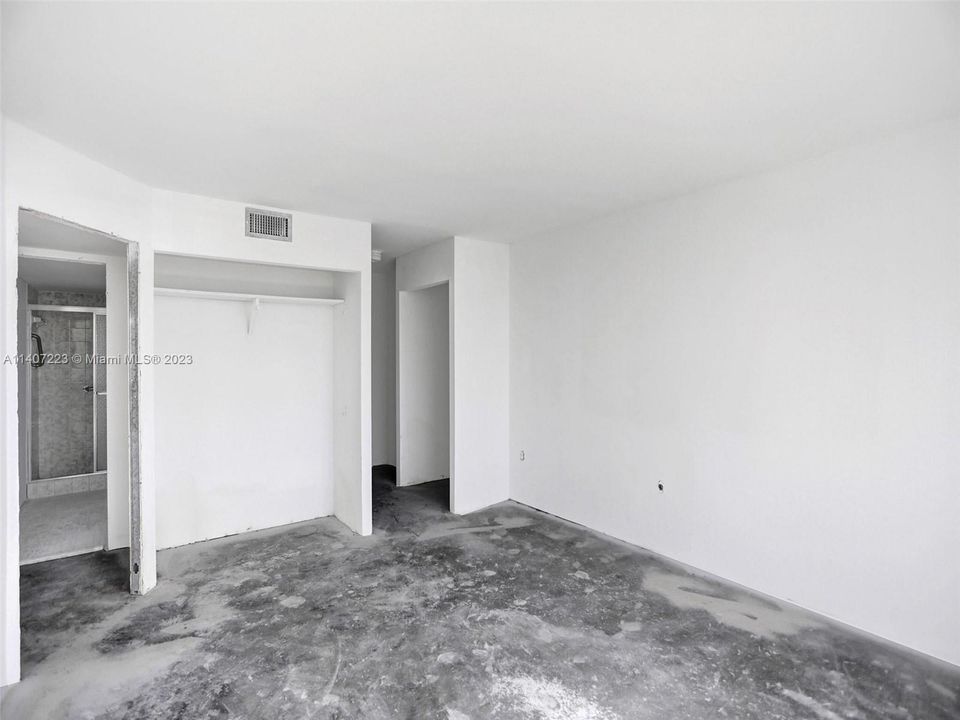 Recently Sold: $250,000 (2 beds, 2 baths, 1058 Square Feet)