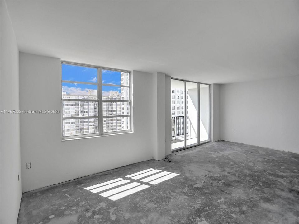 Recently Sold: $250,000 (2 beds, 2 baths, 1058 Square Feet)
