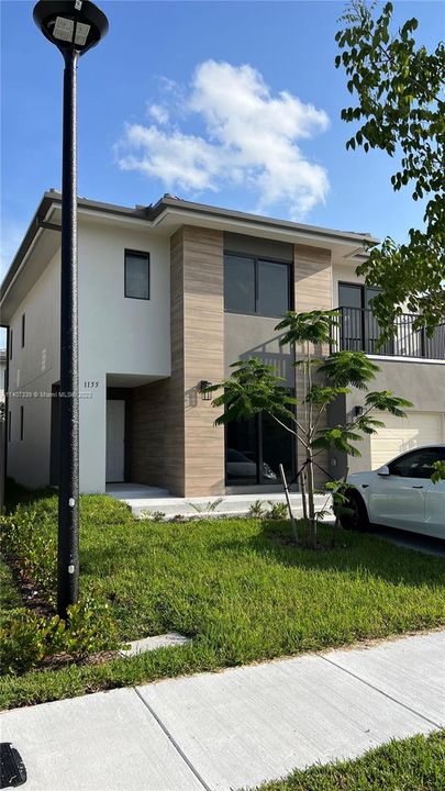 Recientemente alquilado: $3,450 (5 camas, 4 baños, 0 Pies cuadrados)