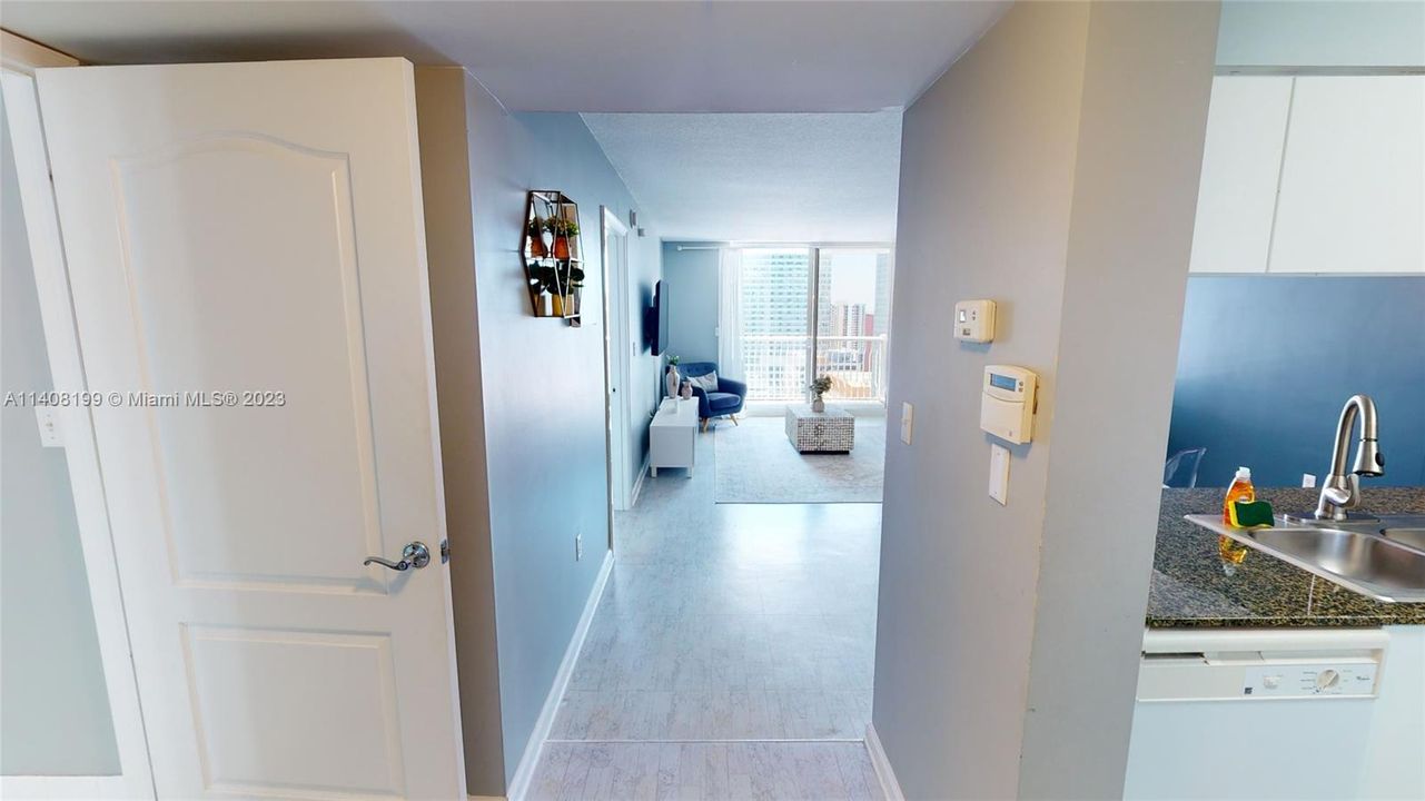 Recently Rented: $3,200 (1 beds, 1 baths, 825 Square Feet)