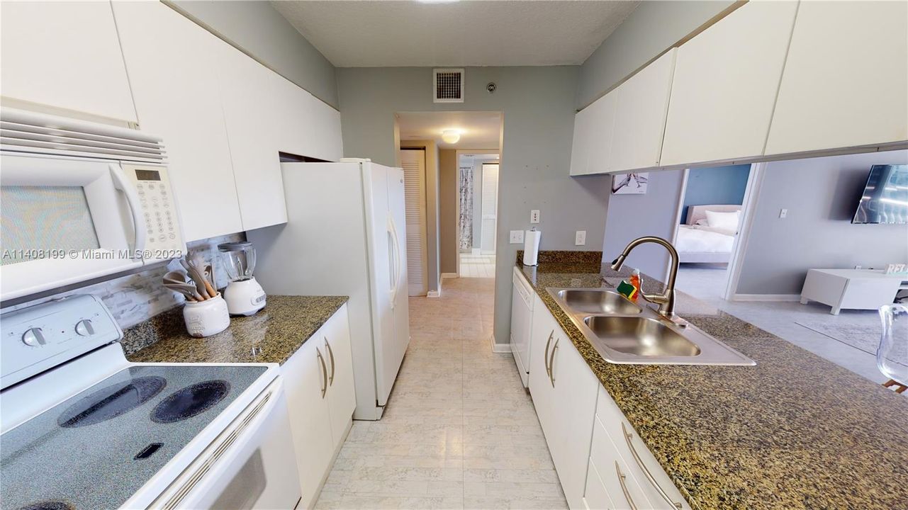 Recently Rented: $3,200 (1 beds, 1 baths, 825 Square Feet)