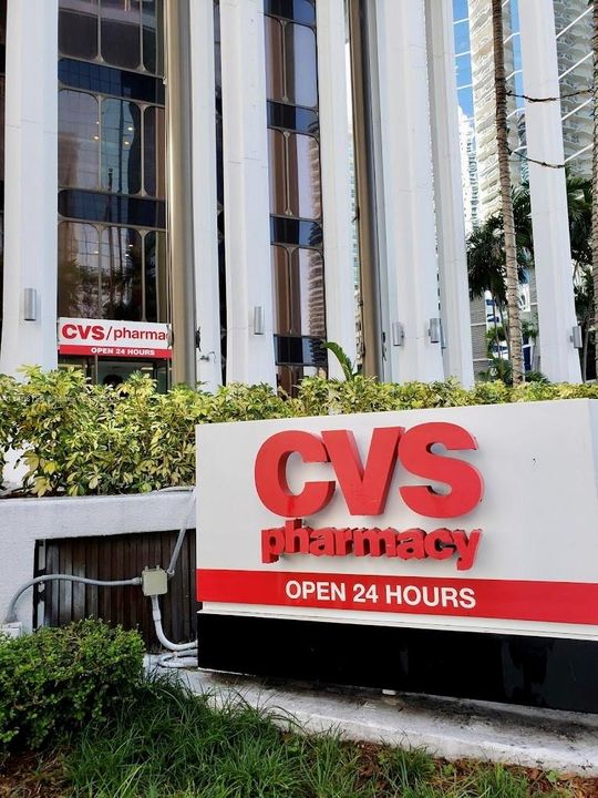 Recently Rented: $3,200 (1 beds, 1 baths, 825 Square Feet)