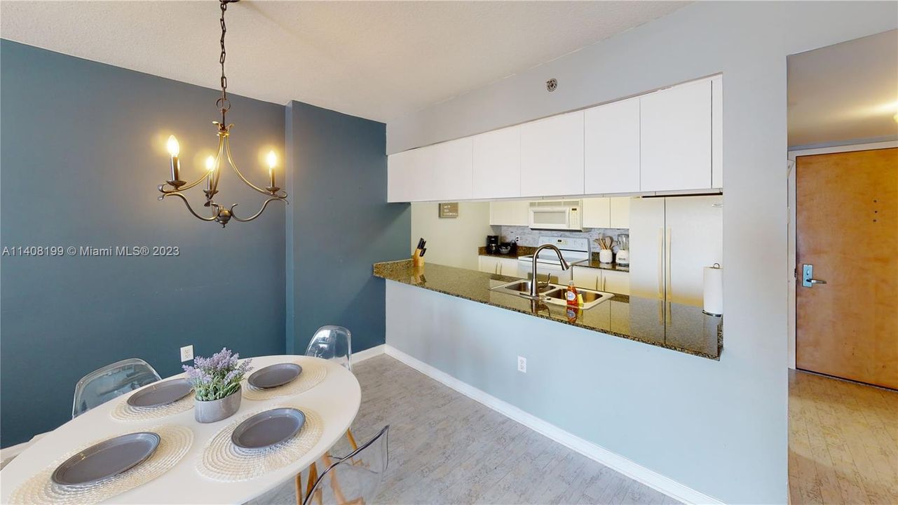 Recently Rented: $3,200 (1 beds, 1 baths, 825 Square Feet)