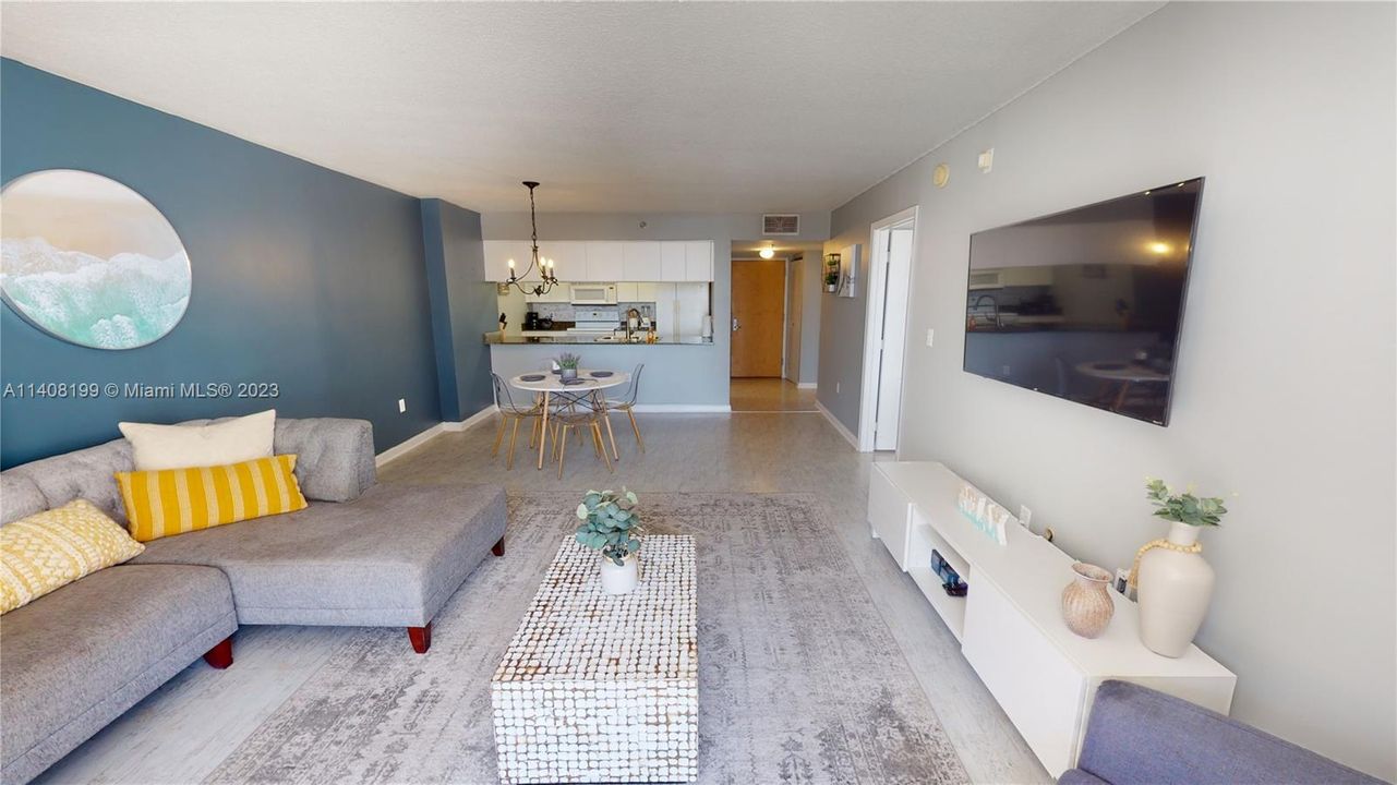 Recently Rented: $3,200 (1 beds, 1 baths, 825 Square Feet)