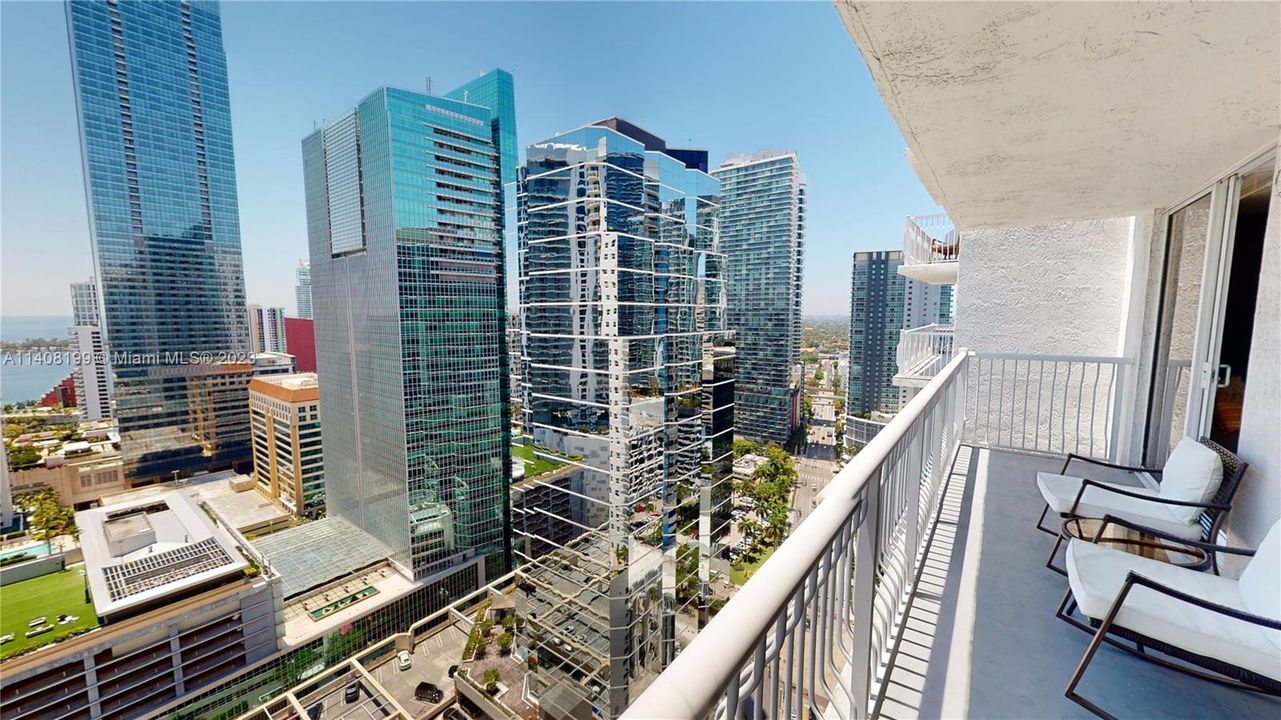 Recently Rented: $3,200 (1 beds, 1 baths, 825 Square Feet)