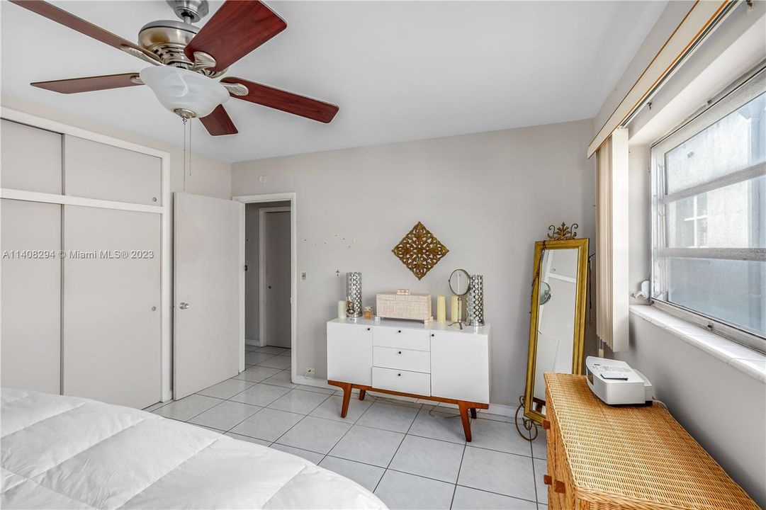 Недавно продано: $199,000 (1 спален, 1 ванн, 700 Квадратных фут)