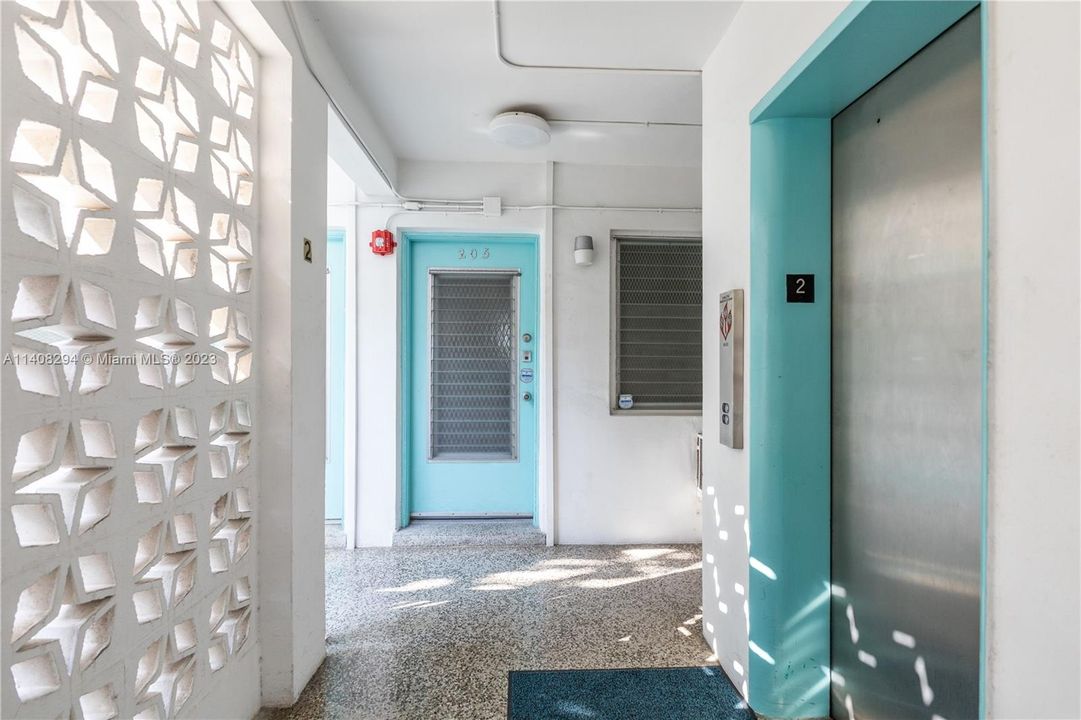 Недавно продано: $199,000 (1 спален, 1 ванн, 700 Квадратных фут)