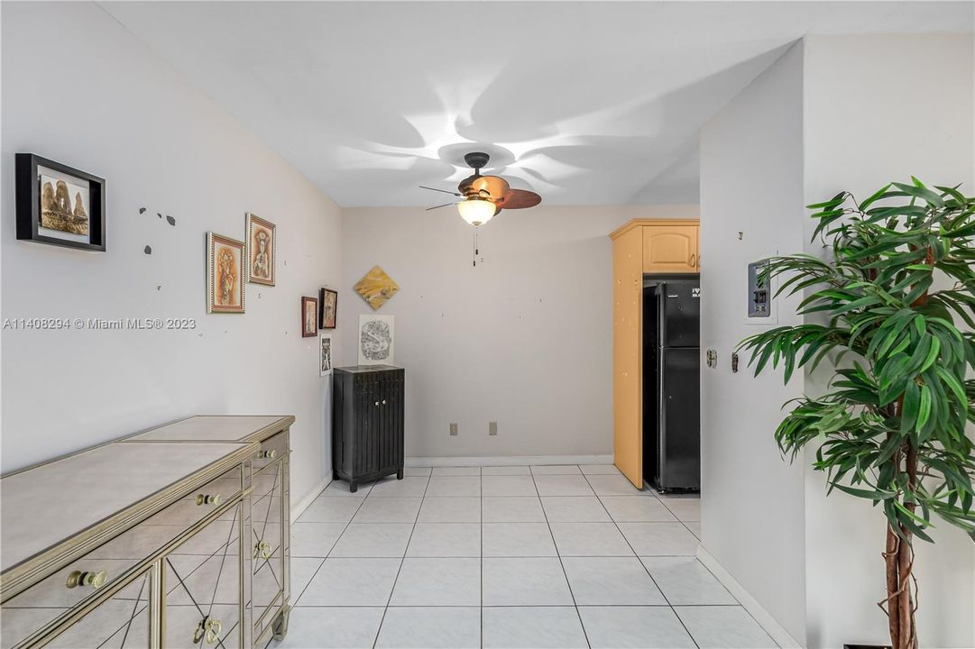 Недавно продано: $199,000 (1 спален, 1 ванн, 700 Квадратных фут)